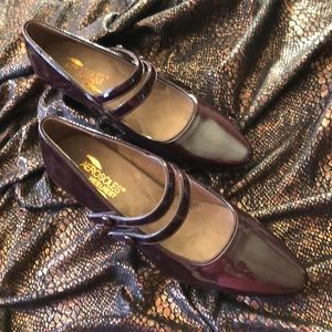 "AEROSOLES "  sz8   New --Brown Patent Leather